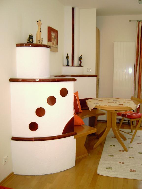 Fewo Wassertheurer Tropolach Room photo