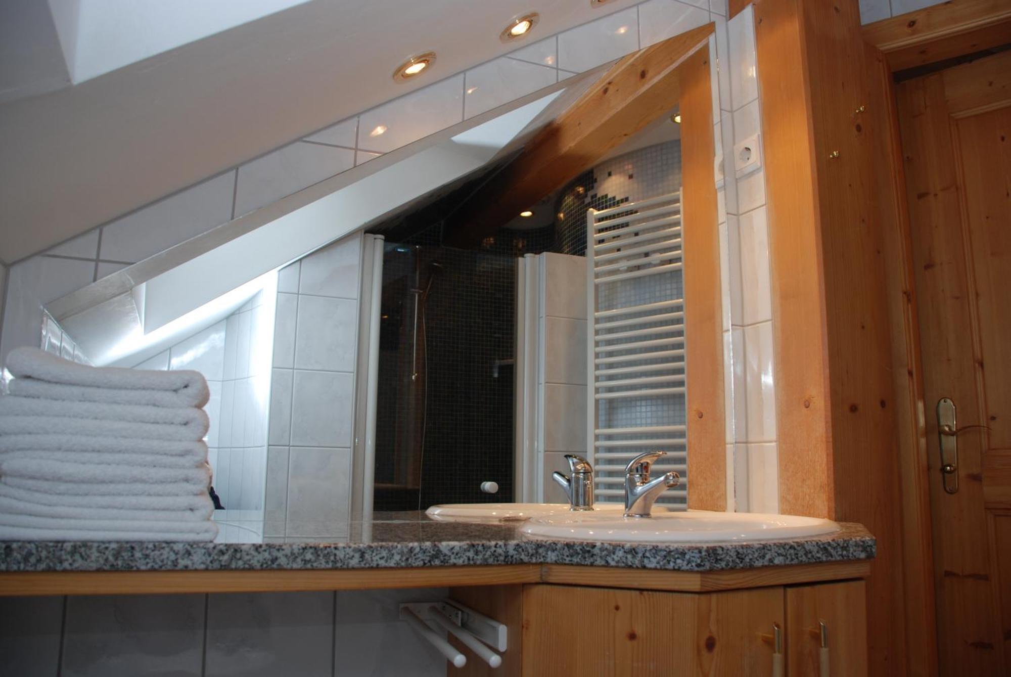 Fewo Wassertheurer Tropolach Room photo